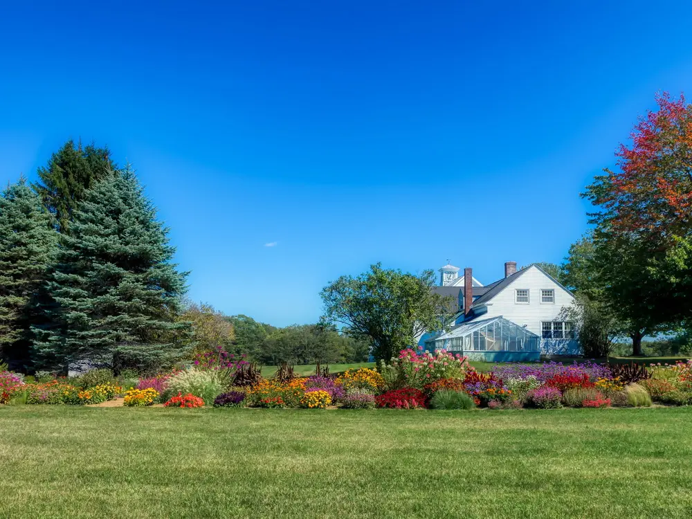 Properties With Large Gardens